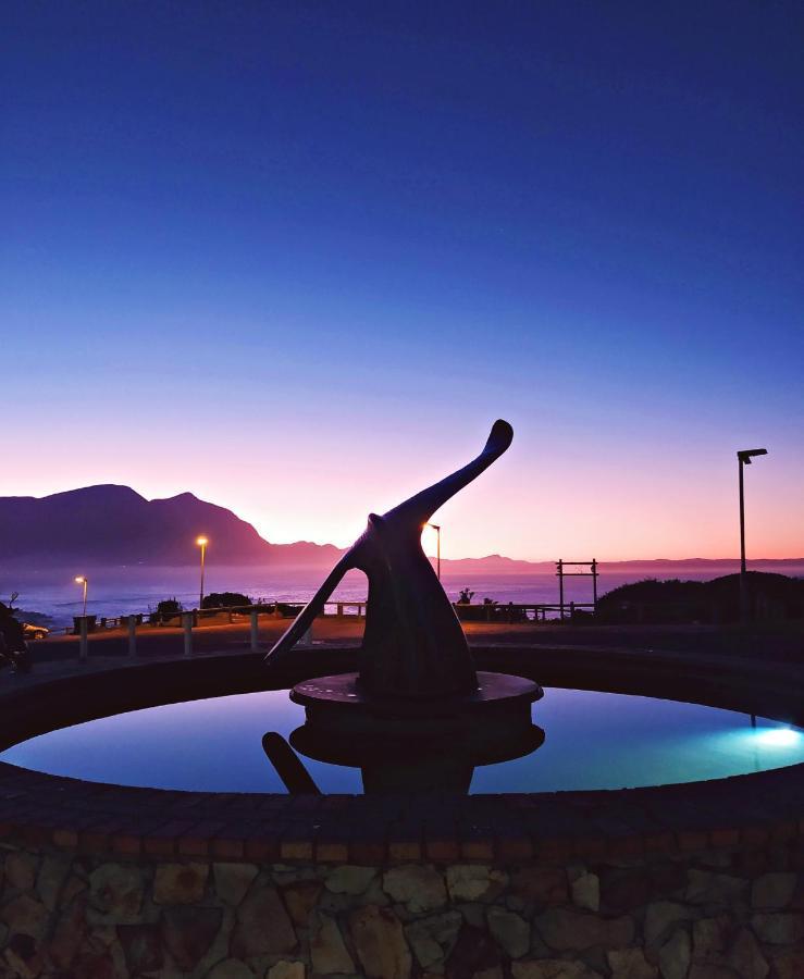 Apartment At Hermanus Waterfront Exteriör bild